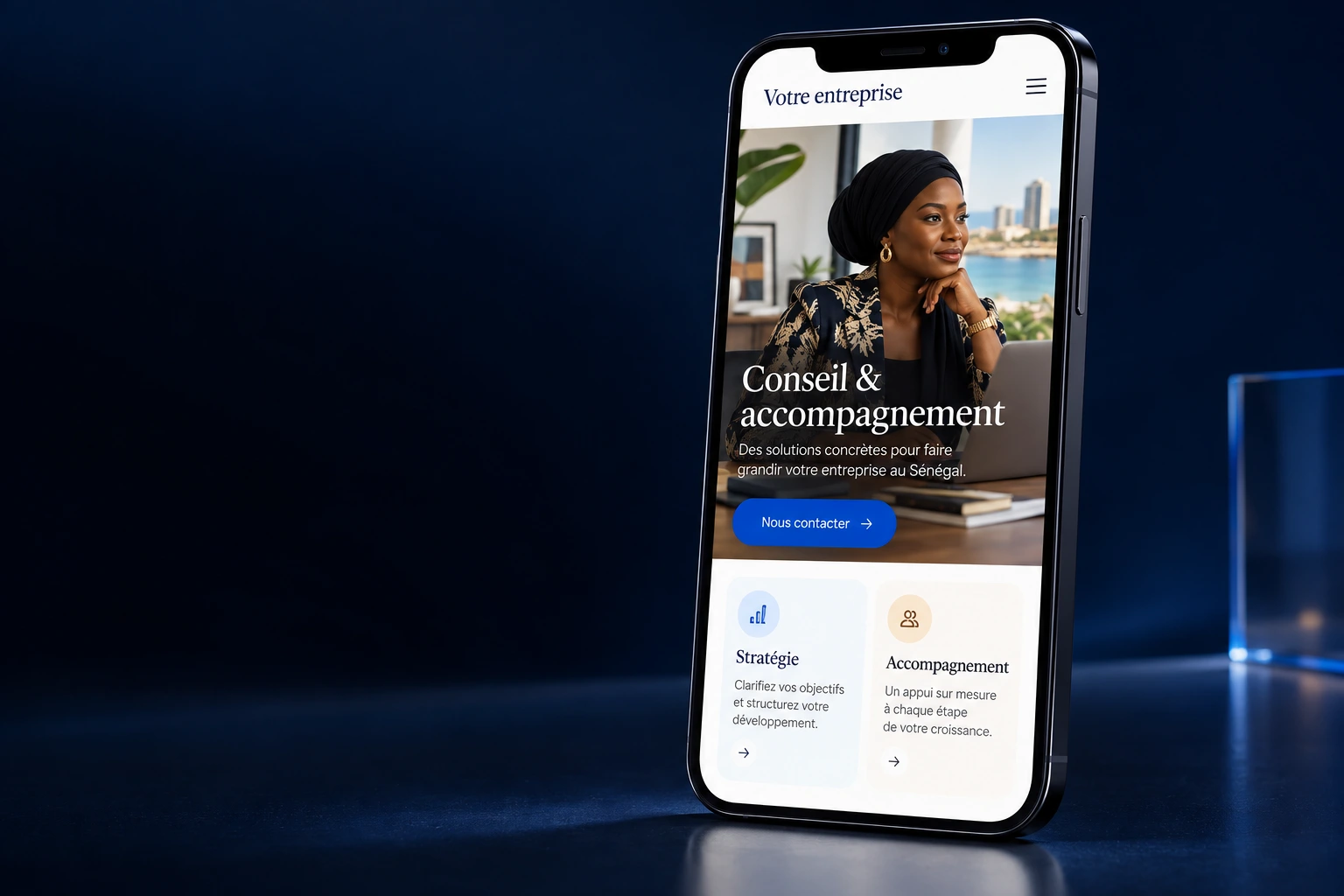 Smartphone présentant un exemple de site web professionnel